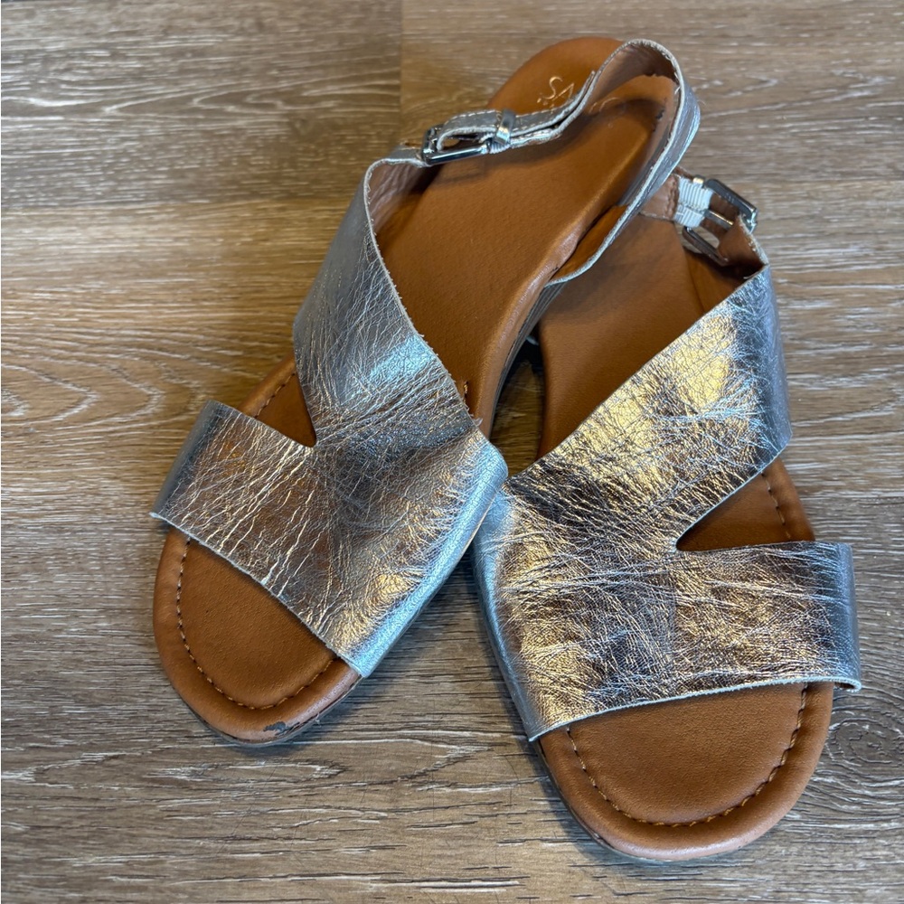 Franco Sarto Silver Leather Sandal Shoe Metallic Chrome 10 Good condition. - Picture 3 of 5